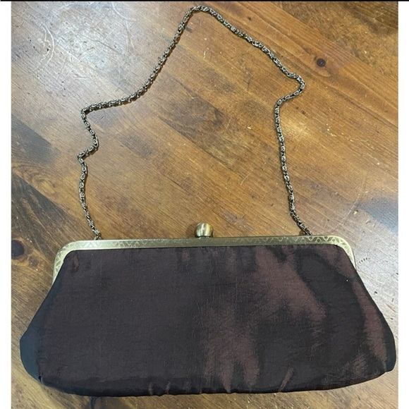 Unbranded brown evening bag with chain strap embellished flower front - Picture 2 of 7